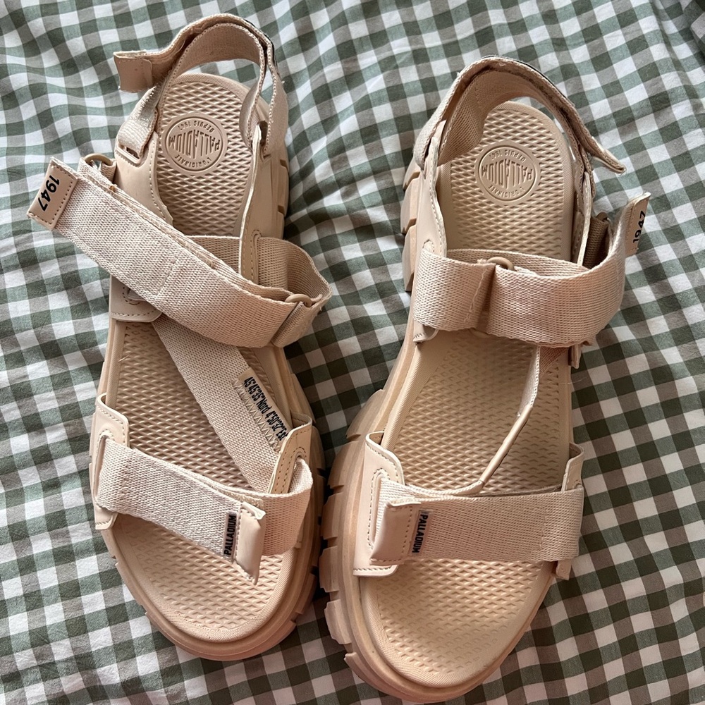 Palladium Cream/Tan/Sand Women's Sandals